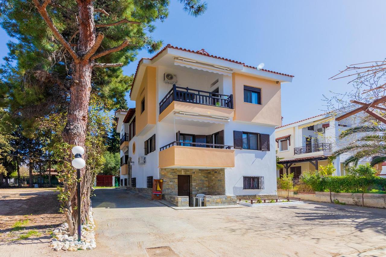 Galazia Akti Seaside Apartments Nikiti  Exterior photo